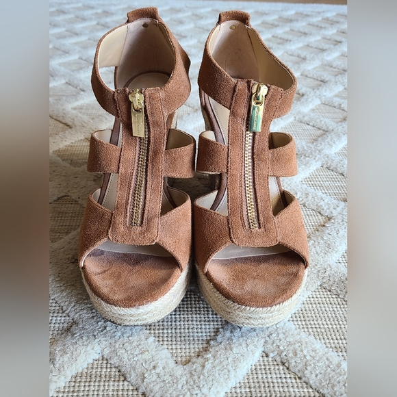 Michael Kors Tan Wedge Sandals - Picture 4 of 15